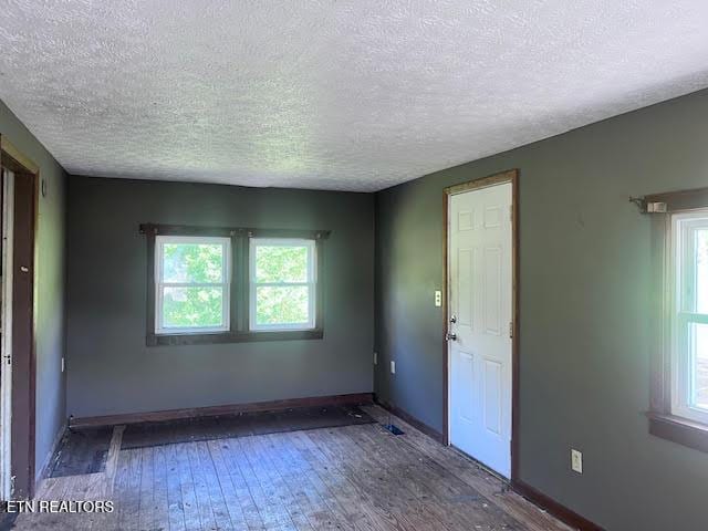 905 NW Queen Ave, Harriman, TN 37748 - photo 22