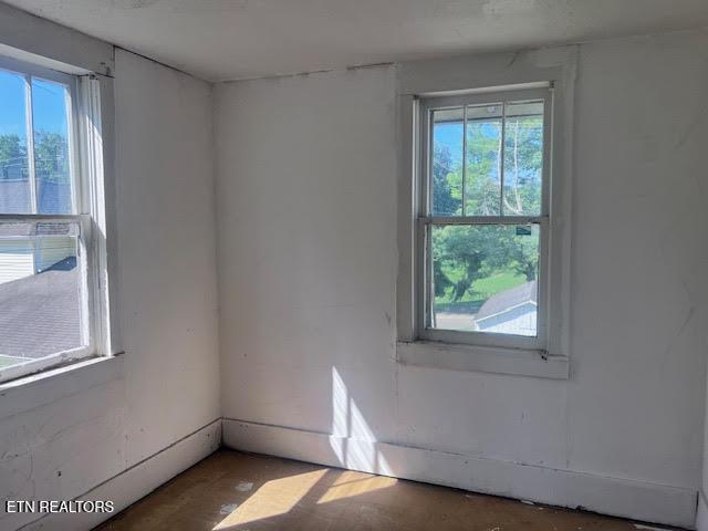 905 NW Queen Ave, Harriman, TN 37748 - photo 41