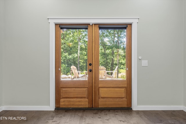 11325 New Highway 68, Tellico Plains, TN 37385 - entryway featuring baseboards and wood finished floors