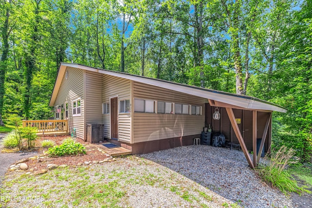 432 W Loop Rd, Gatlinburg, TN 37738 - view of front of property with a wooden deck