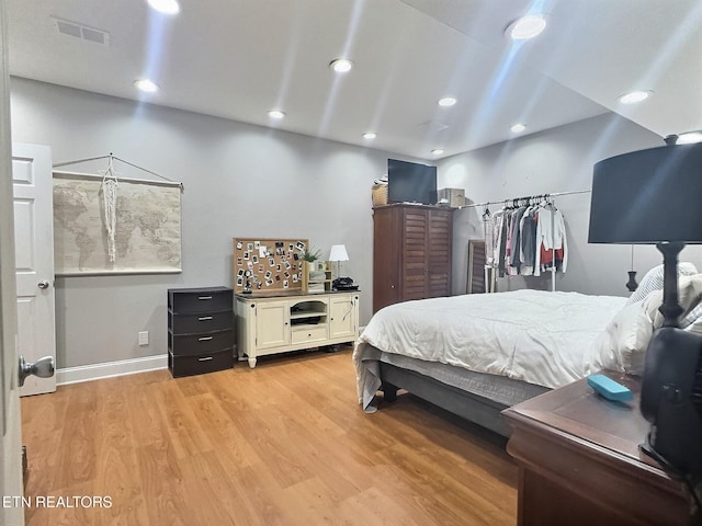 1292 Martin Ln, Lafollette, TN 37766 - bedroom featuring light wood-style flooring and recessed lighting