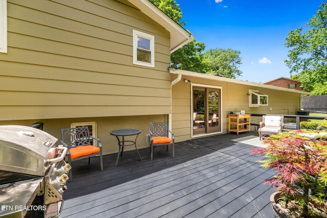 313 Hardwicke Dr, Knoxville, TN 37923 - wooden terrace with area for grilling