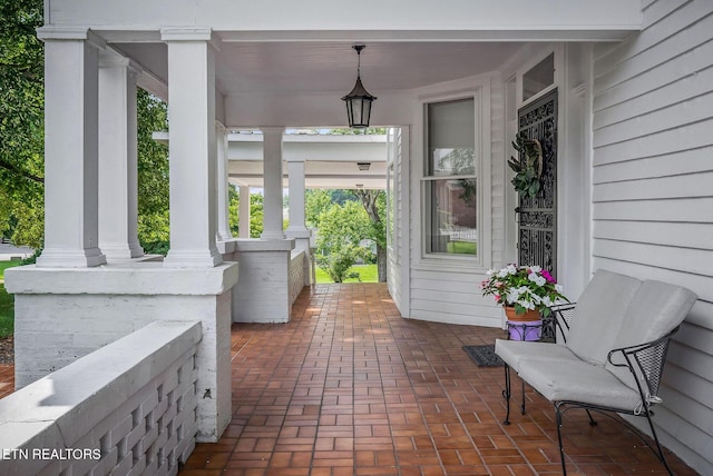 105 N Church St, Sparta, TN 38583 - view of porch