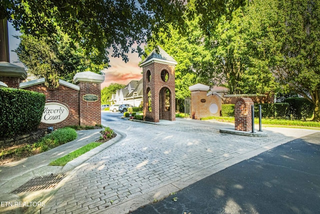 275 Fordham Way, Knoxville, TN 37934 - view of street featuring curbs and a gated entry
