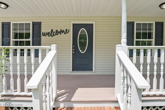 348 Ridge Rd, Caryville, TN 37714 - doorway to property featuring a porch