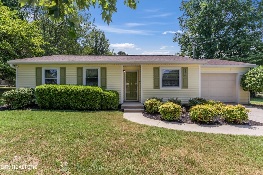 4316 Trelawny Ln, Powell, TN 37849 - photo 1