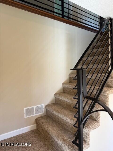 319 Kenmark Dr, Maryville, TN 37803 - photo 8