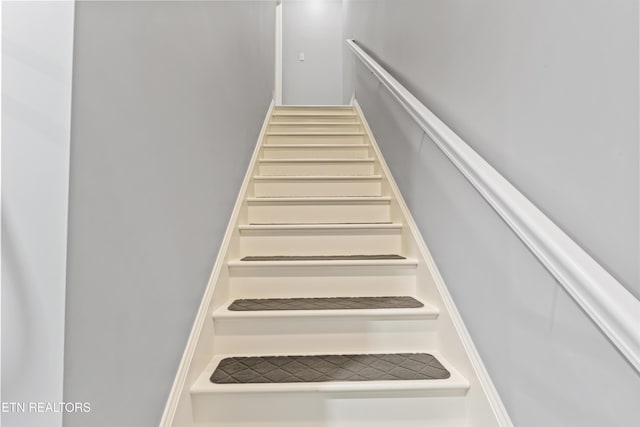 1273 Bishops View Ln, Knoxville, TN 37932 - view of staircase