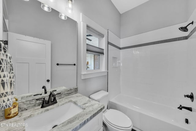 2570 NE Spring Creek Dr, Cleveland, TN 37311 - full bath with vanity and washtub / shower combination