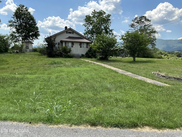 1890 Doaks Creek Rd, Speedwell, TN 37870 - view of green lawn