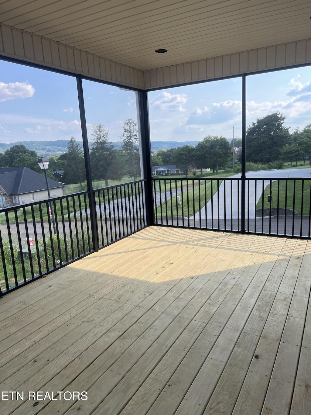 3804 Honeytree Ln, Knoxville, TN 37938 - photo 2