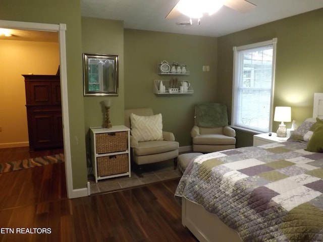 440 Sams Mtn, Middlesboro, KY 40965 - bedroom featuring dark wood finished floors and ceiling fan