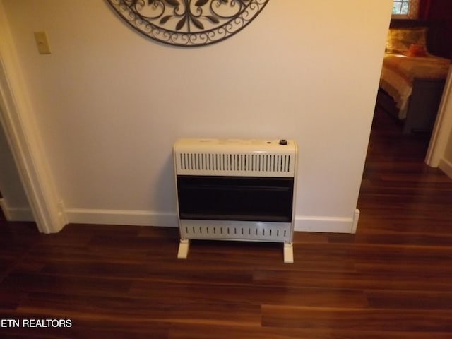 440 Sams Mtn, Middlesboro, KY 40965 - detailed view of heating unit and wood finished floors