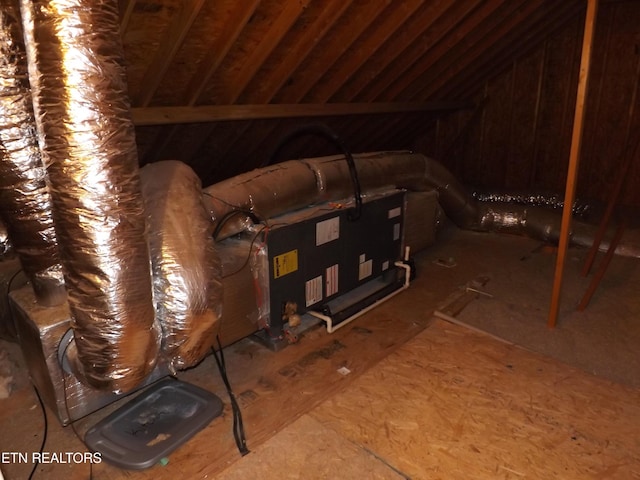 440 Sams Mtn, Middlesboro, KY 40965 - view of attic