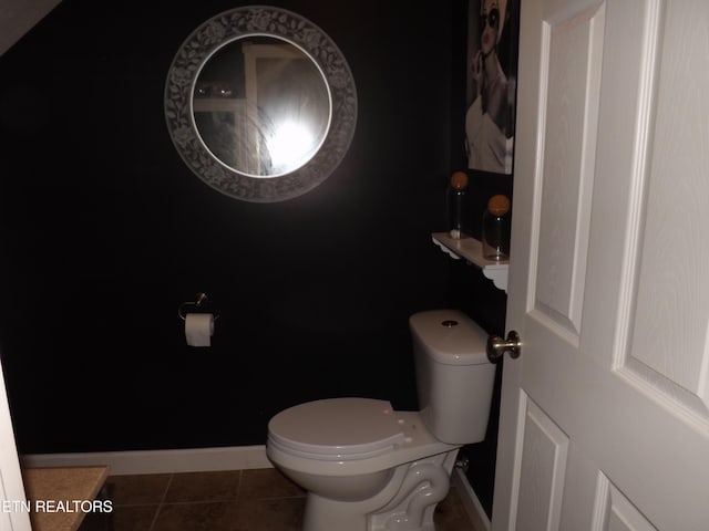 440 Sams Mtn, Middlesboro, KY 40965 - bathroom featuring baseboards and tile patterned flooring