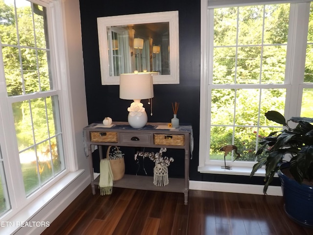 440 Sams Mtn, Middlesboro, KY 40965 - detailed view of wood finished floors and baseboards