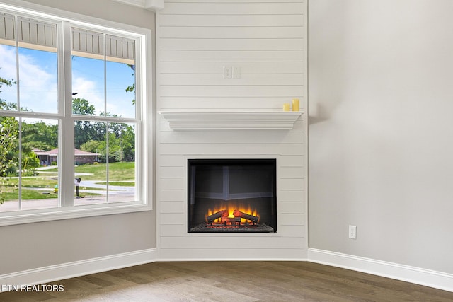 7245 Deville Way, Powell, TN 37849 - detailed view of wood finished floors and a fireplace