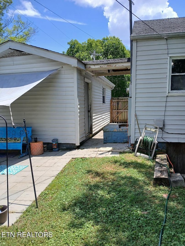 955 Poplar St, Alcoa, TN 37701 - view of yard featuring a patio
