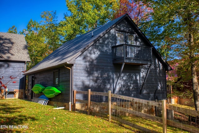 224 Eagle Blf, Jamestown, TN 38556 - view of home's exterior featuring a balcony