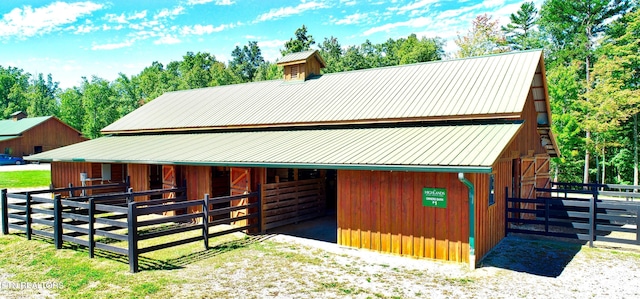 224 Eagle Blf, Jamestown, TN 38556 - horse barn with view of wooded area