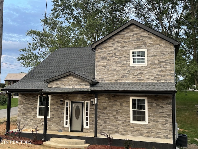901 Kyle St, Lafollette, TN 37766 - view of front of house with roof with shingles