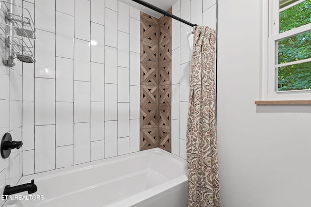 1521 Aldenwood Ln, Knoxville, TN 37919 - full bath featuring shower / bathtub combination with curtain