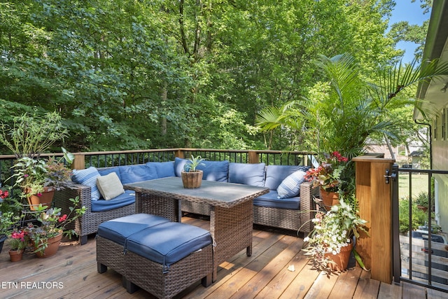 1521 Aldenwood Ln, Knoxville, TN 37919 - deck with outdoor lounge area