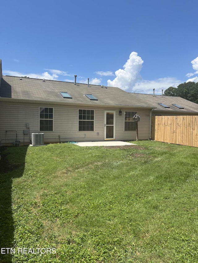 1884 Elmhurst Way, Knoxville, TN 37923 - back of property featuring a patio