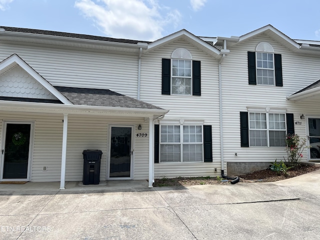 4709 Scepter Way, Knoxville, TN 37912 - multi unit property featuring roof with shingles