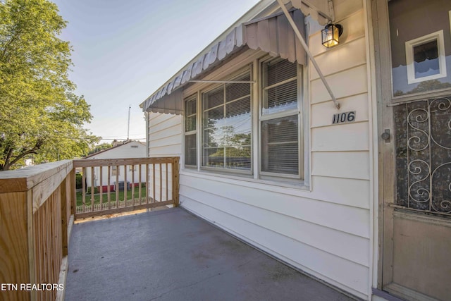 1106 Bradshaw Garden Rd, Knoxville, TN 37912 - photo 5