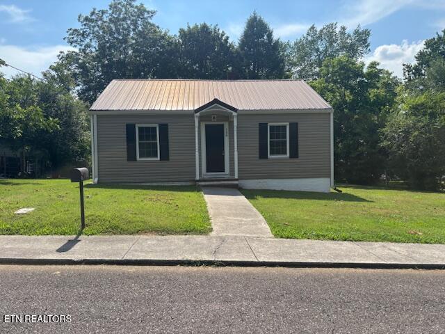 156 Vine St, Madisonville, TN 37354 - photo 1