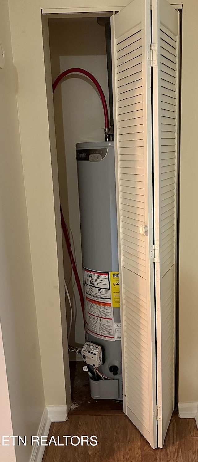 278 Buell Hill Rd, Pineville, KY 40977 - utility room featuring water heater