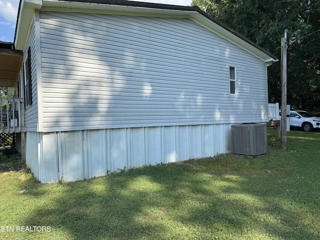 Ousley Crst, Cumberland Gap, TN 37724 - view of property exterior with a lawn