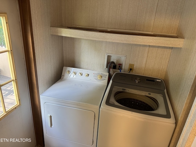 Ousley Crst, Cumberland Gap, TN 37724 - washroom with washing machine and clothes dryer