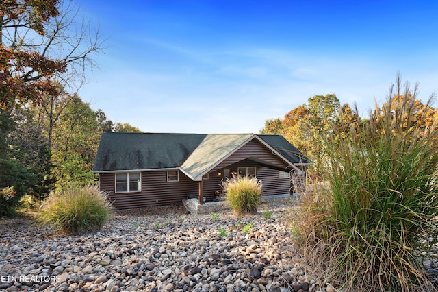 836 Sandra Way, Kodak, TN 37764 - view of property exterior with log veneer siding and a shingled roof