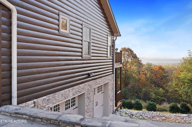 836 Sandra Way, Kodak, TN 37764 - view of side of home with a garage