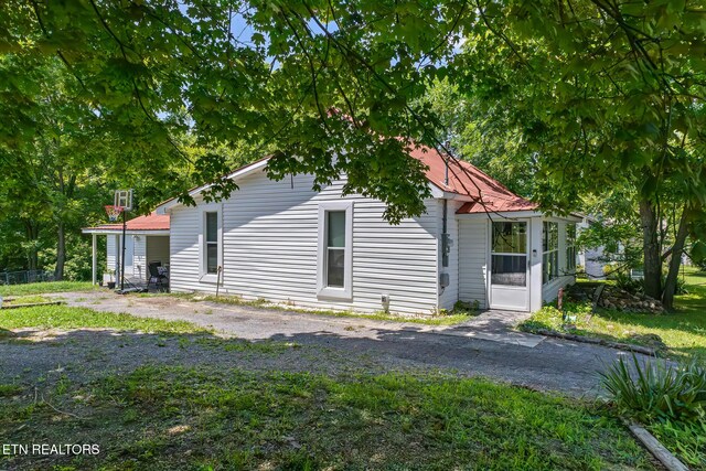 121 N Niota Rd, Englewood, TN 37329 - view of side of home
