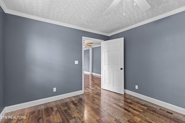 221 Greer Ln, Tazewell, TN 37879 - empty room featuring ceiling fan, hardwood / wood-style flooring, and a textured ceiling