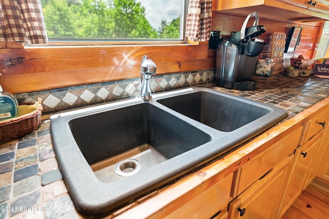 1130 Sharp Rd, Sevierville, TN 37876 - kitchen view of tile counters and decorative backsplash