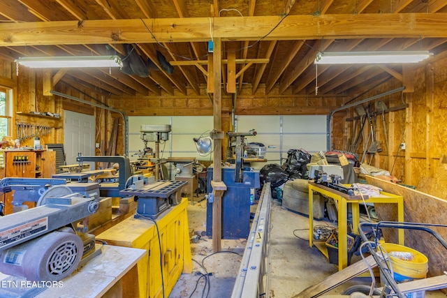 2255 Citico Rd, Vonore, TN 37885 - garage featuring a workshop area