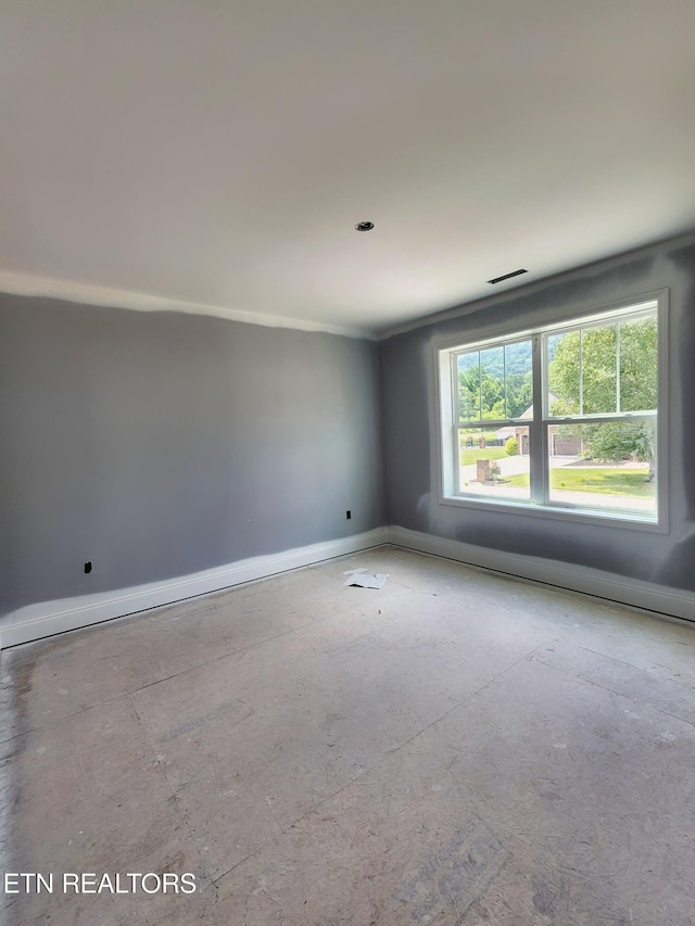 124 Chelsea Ln, Lafollette, TN 37766 - spare room with baseboards