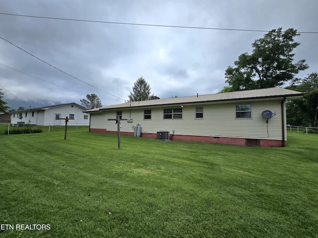 340 Machine Branch Rd, Ewing, VA 24248 - rear view of property featuring crawl space