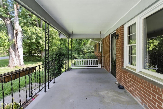 428 Wilderness Rd, Middlesboro, KY 40965 - view of covered porch