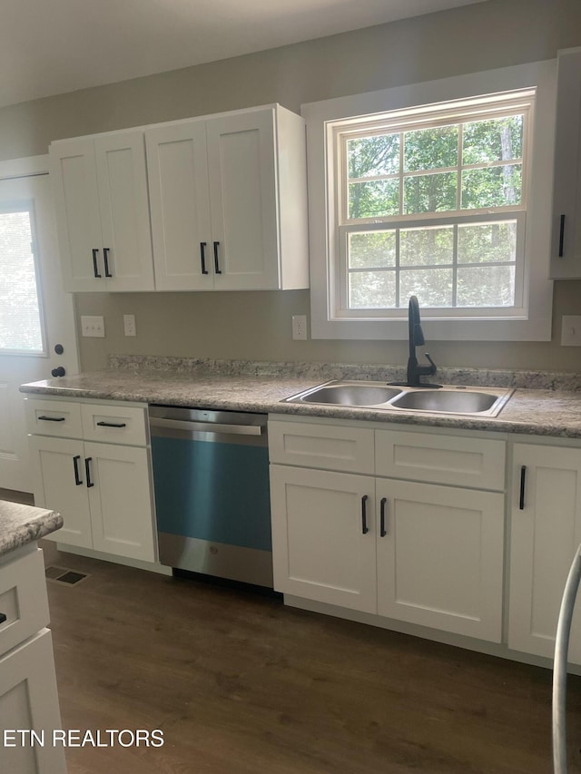 1112 Whispering Pine Ln, Jamestown, TN 38556 - kitchen featuring dishwasher, dark wood finished floors, white cabinets, and light countertops