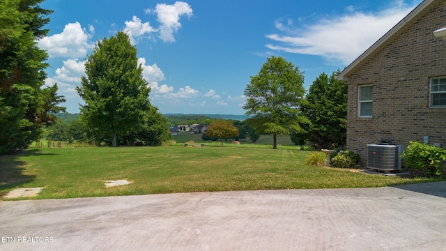 185 Florence Cir, Dandridge, TN 37725 - view of green lawn