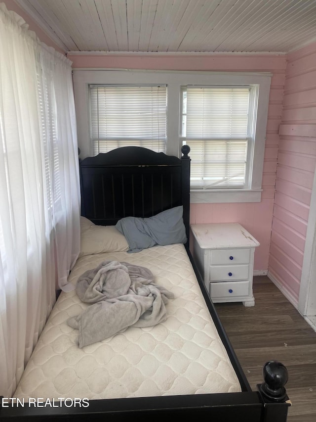 189 Bacon St, Jellico, TN 37762 - bedroom with wood finished floors and wooden ceiling