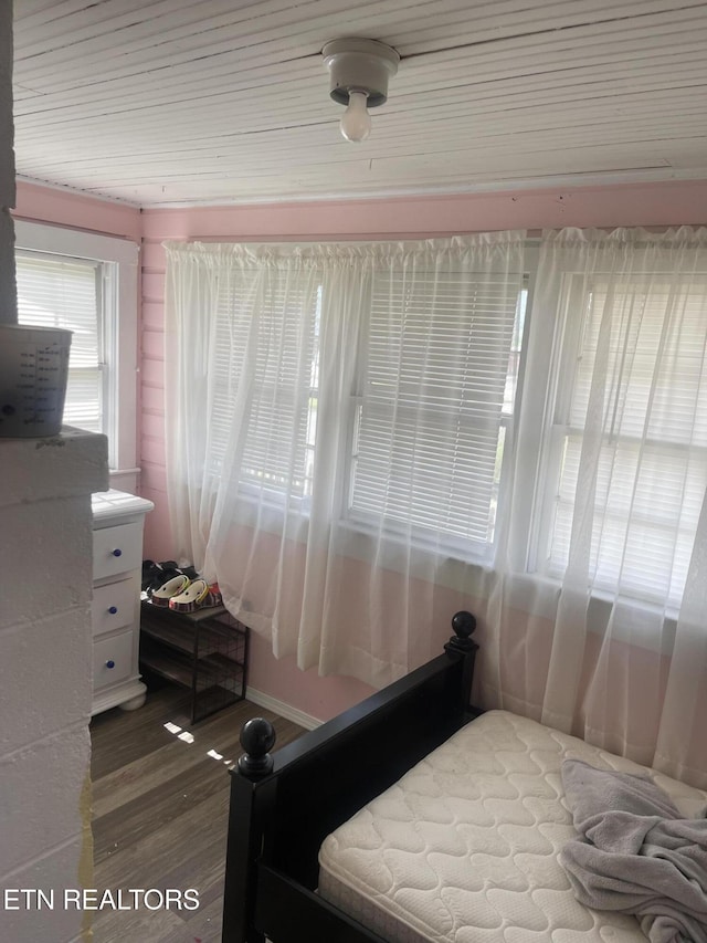 189 Bacon St, Jellico, TN 37762 - bedroom featuring wood finished floors