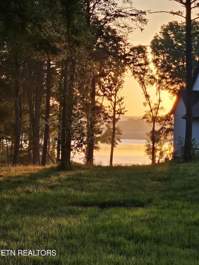 Sunset Harbor Dr, Dandridge, TN 37725
