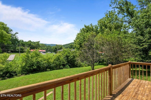 546 Park Rd, Caryville, TN 37714 - deck with a yard