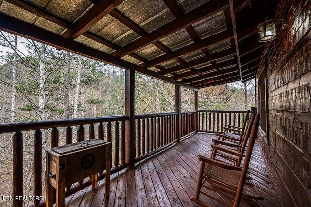 3322 Covered Bridge Way, Sevierville, TN 37862 - view of deck